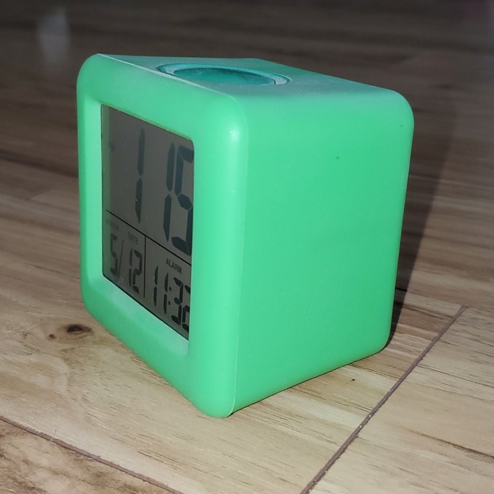 Clock - Picture 4 of 4